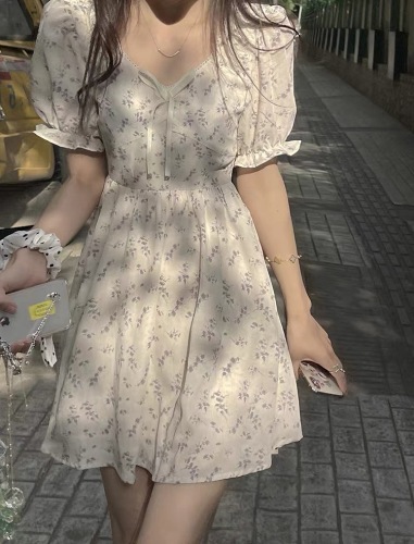 Cream floral dress female summer gentle French court style V-neck lace Bubble Sleeve Chiffon first love dress