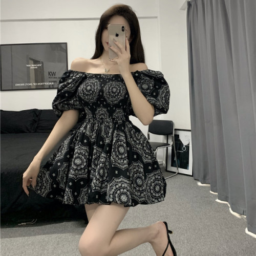 Korean goddess gas dress summer clothes bubble sleeve one-sided shoulder and waist, two loose short skirts
