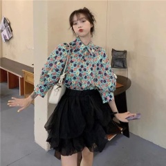 Bubble sleeve floral shirt summer 2022 New Retro lovely Lapel design sense five point sleeve chic blouse women