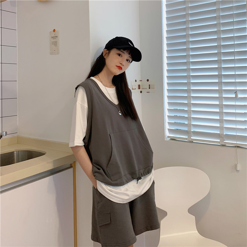 Real shooting ~ 2020 new Korean V-neck drawstring vest vest + casual five point Shorts Set