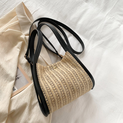 Straw hand bag women's  new Korean version spring contrast color simple leisure woven One Shoulder Messenger small square bag