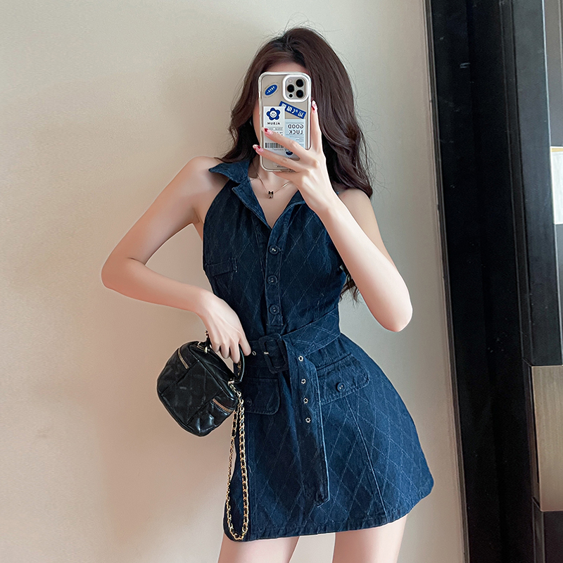 Real shooting of 2022 new design sense of minority retro sleeveless waist closing Spice Girl denim dress