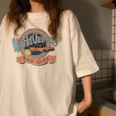 Cartoon short sleeved T-shirt women's 2022 new summer loose design sense of minority chic sweet and spicy clothes fashion