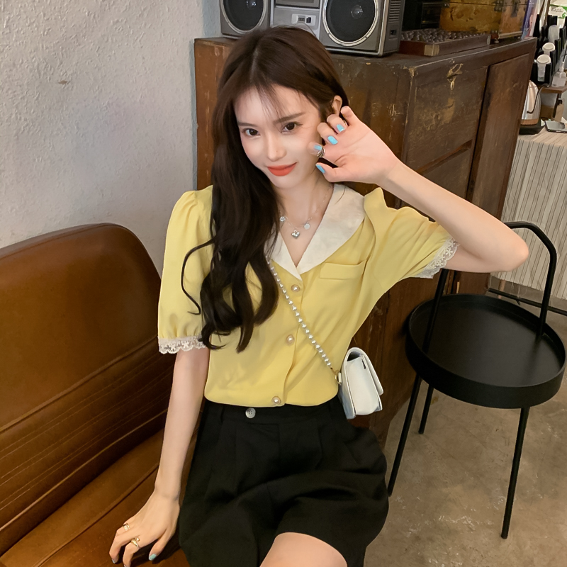 Real shooting and real price summer new French design sense lace splicing Lapel bubble sleeve short shirt
