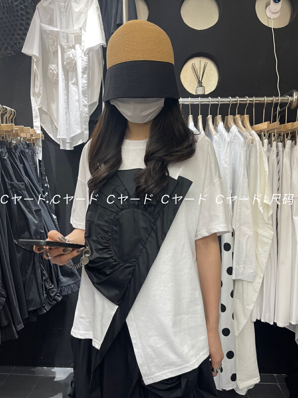 New in early summer! [size] half round petal black and white contrast short sleeve T-shirt 66020# LSW