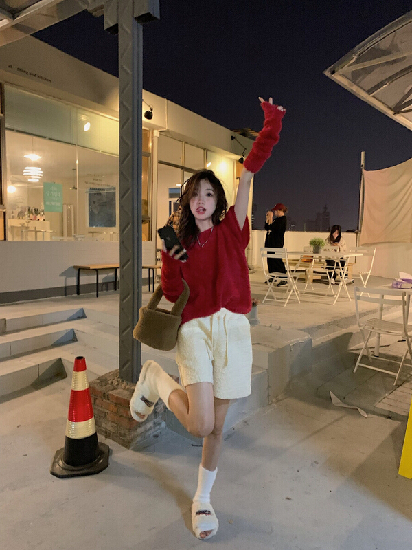 goods in stock! New year in early spring! [timely rain] Korean style ins design sense fashion loose short sleeve round neck Plush needle blouse (without sleeves) ys2-57589# YYW