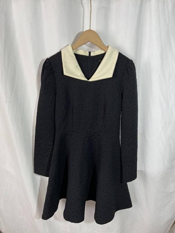 New in early summer! [Yi show shop] stitched Hepburn style retro slim dress 937# Cl