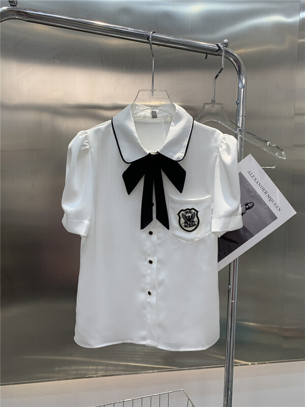 New in early summer! [Linna] college style aging bubble sleeve badge shirt (with bow tie) 6906# zxx