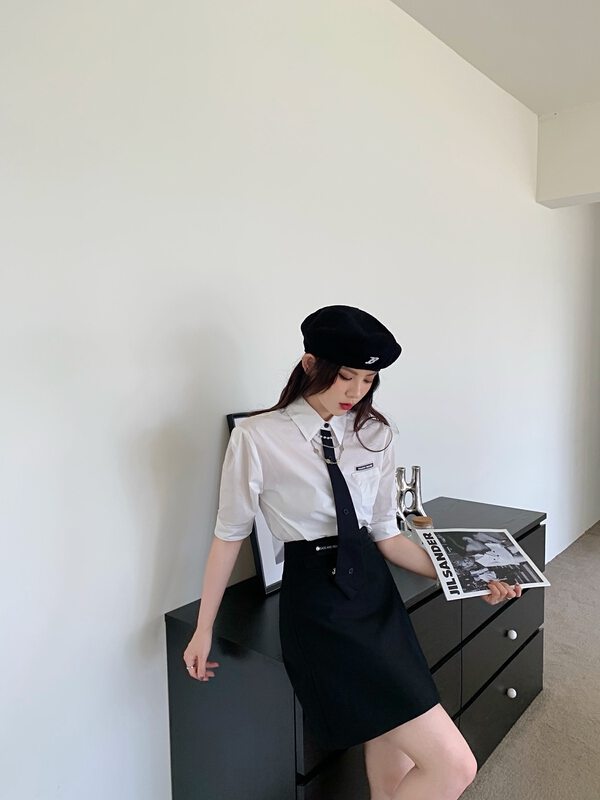 goods in stock! New year in early spring! [rich people] college style simple and versatile short sleeved shirt (with detachable chain and tie) 1007# PCZ