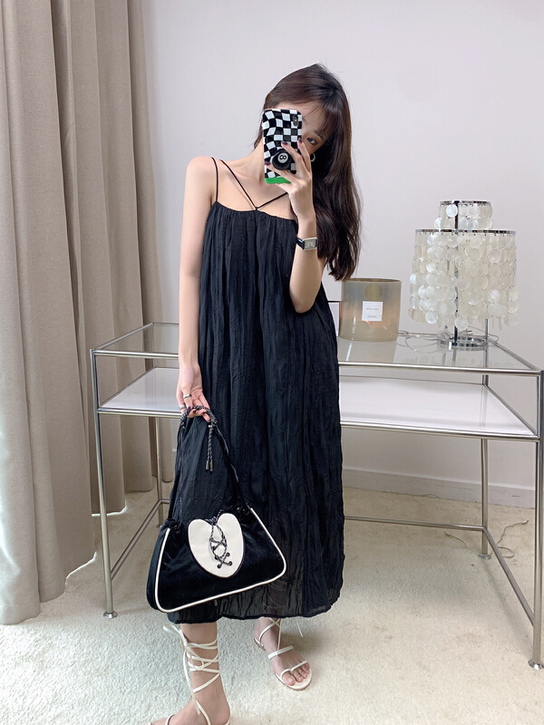 New in early summer! [Vanessa] designed pleated texture cross suspender dress 6118# ozq