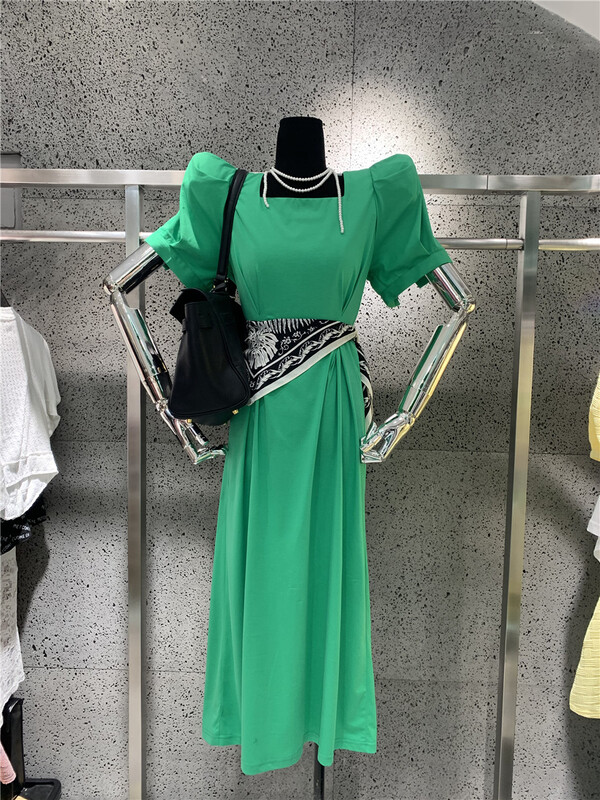 [yixuanru] square neck bubble sleeve temperament dress (dress only) 9302# ozq