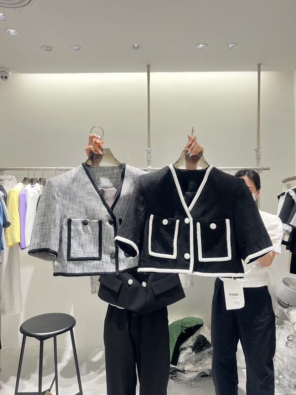 goods in stock! New in early summer! [Penny vogue] xiaoxiangfeng color matching edge age reducing short coat 82104# LSL