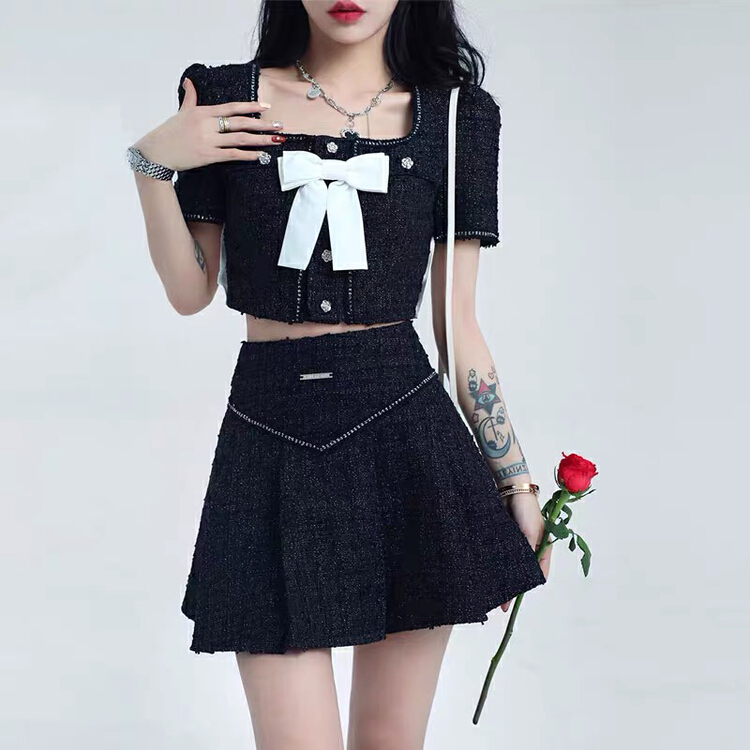 [jun.t] xiaoxiangfeng bow top + Spice Girl pleated skirt set (with bow) 6022# PCZ