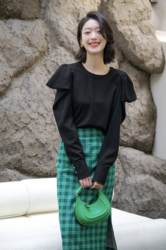 New year in early spring! [Hanna inclusive] design sense bubble sleeve versatile blouse m8106# XJ