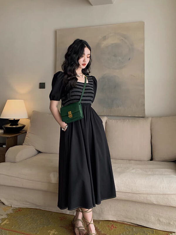 [savage] French retro square neck contrast stripe pleated design with thin pear shape at the waist a series bubble sleeve dress e8251# WPL