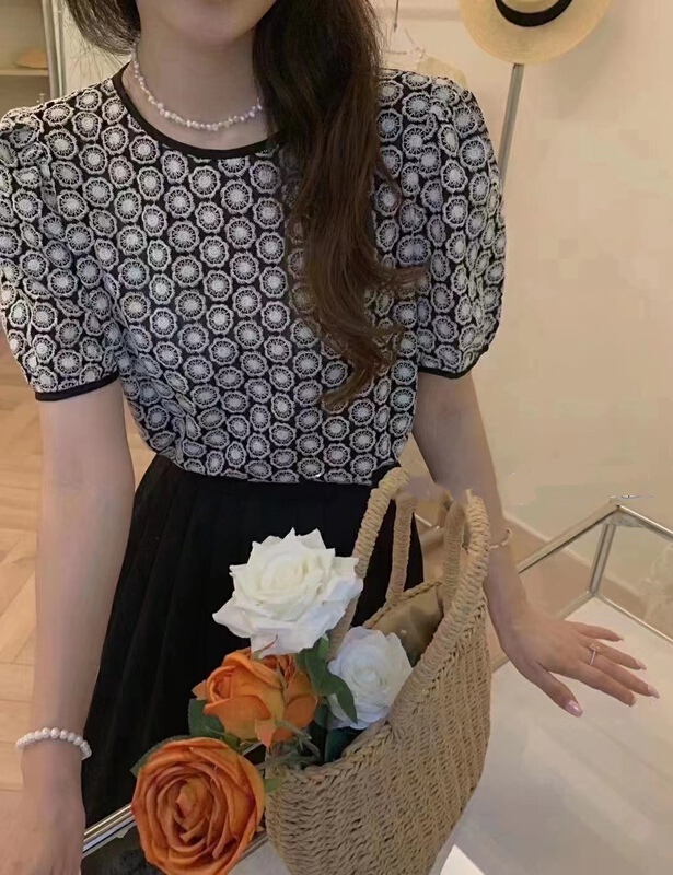 Live 68! 【E】 Embroidered Vintage round neck blouse 016# XYY