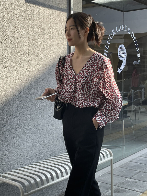 Original price 98.99! New year in early spring! [clean space] Vintage Floral small fresh loose shirt 30965# CLS
