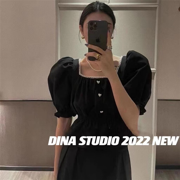 【D.INA】方領收腰泡泡袖小衫(不配項鍊)  11262#  JJ