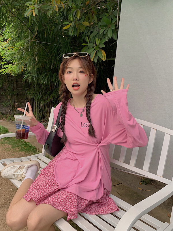 [timely rain] Han Feng ins design irregular letter sunscreen shirt + broken flowers show thin high waist skirt set 50085# WPL