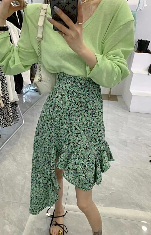 New in early summer! [C.C +] broken flower irregular Korean crimp skirt 6007# WTT