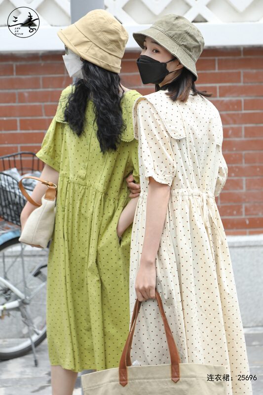 New in early summer! [original of three plain clothes] simple temperament casual wave point dress 25696# XYJ