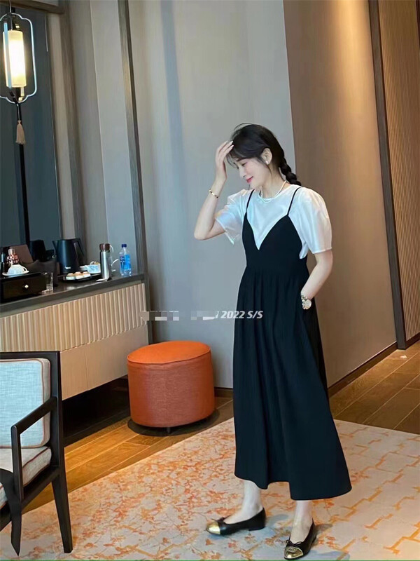 [Martina] solid color bubble sleeve short sleeve T-shirt + versatile suspender skirt two piece suit 88013# XYY