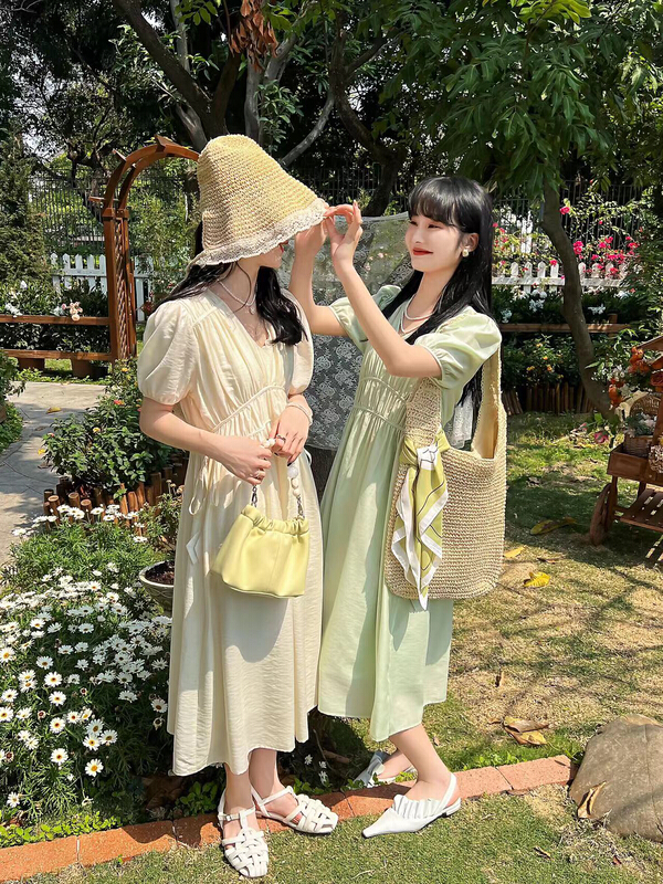 New in early summer! [rong'er family] Korean V-neck waist closing temperament dress 20705# hjy