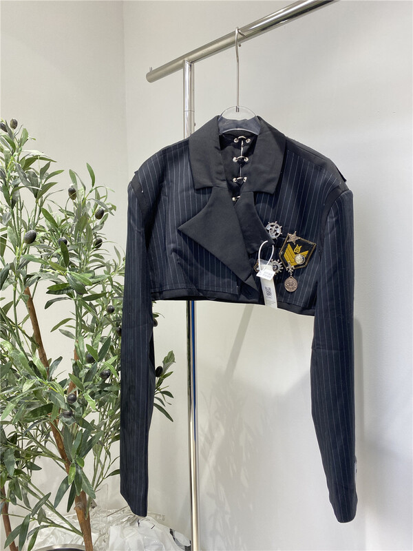 [Tan] fashionable and versatile vertical stripe suit + slim skirt suit (with belt + removable decoration + Brooch) ys2-a2295# zxx