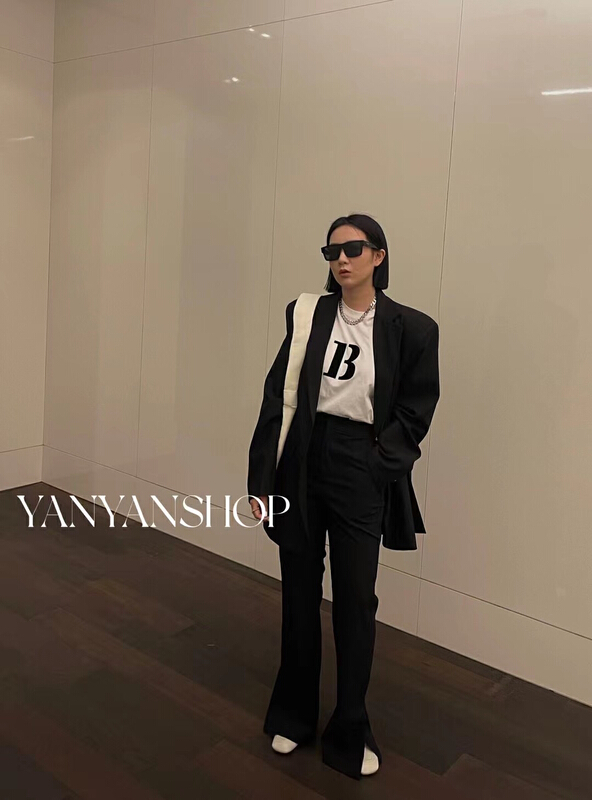 New year in early spring! [K2 design] Korean fashion letter flocking shoulder pad short sleeve T-shirt t09# WTT