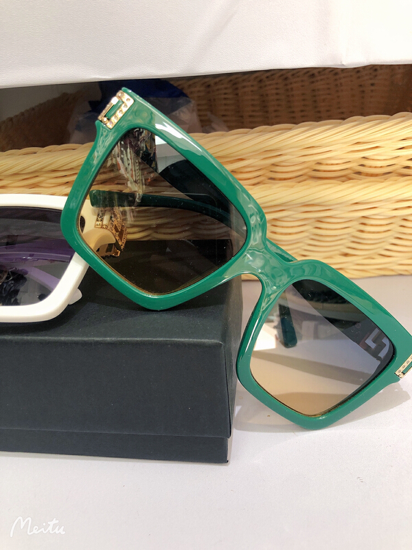 [fiber color scarf glasses] trendy UV resistant versatile Sunglasses (randomly distributed in the box) 3396# LSL