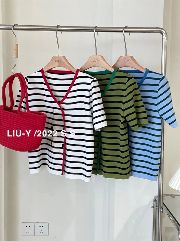 [Liu. Y] V-neck double breasted comfortable stripe knitted cardigan 3502# L