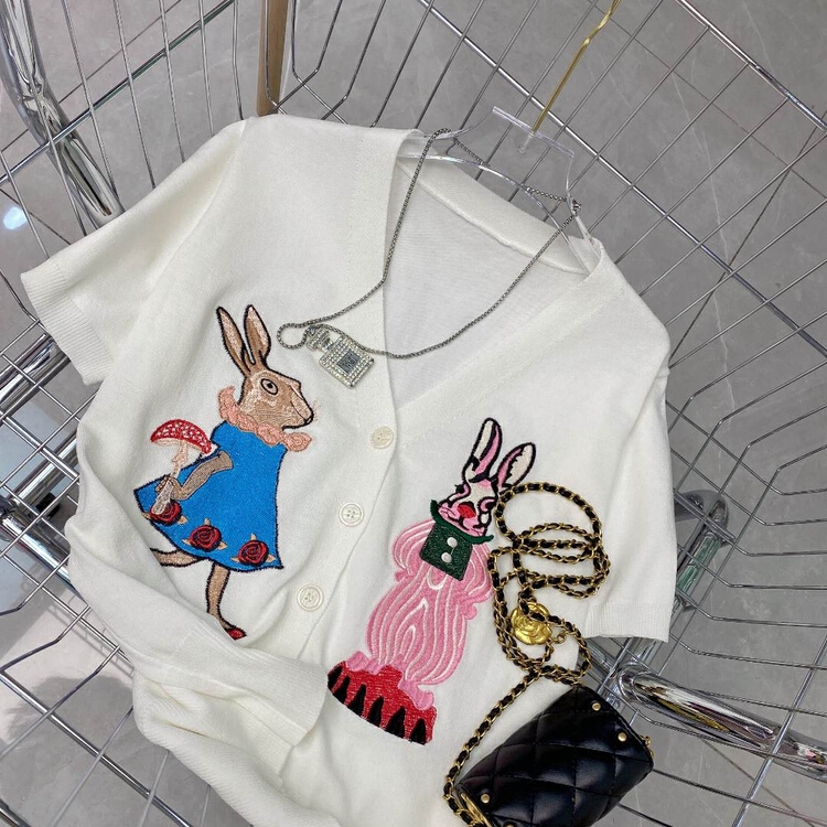 New in early summer! [pan] V-neck heavy industry embroidery cartoon rabbit knitted cardigan 00408# PCZ