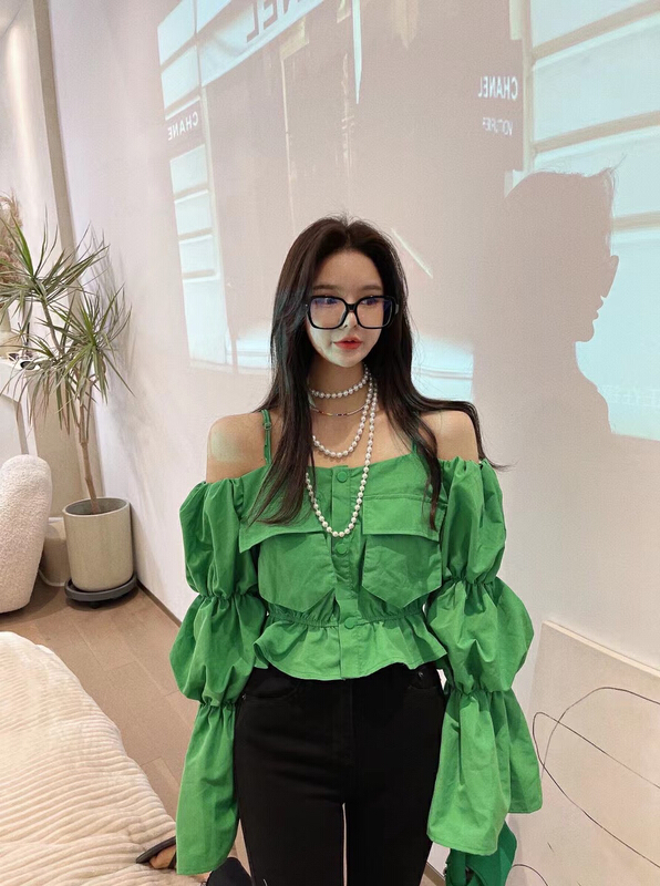 goods in stock! [meet encounter] collarbone one line shoulder shows thin and wrinkled design feeling small shirt 80101# WTT