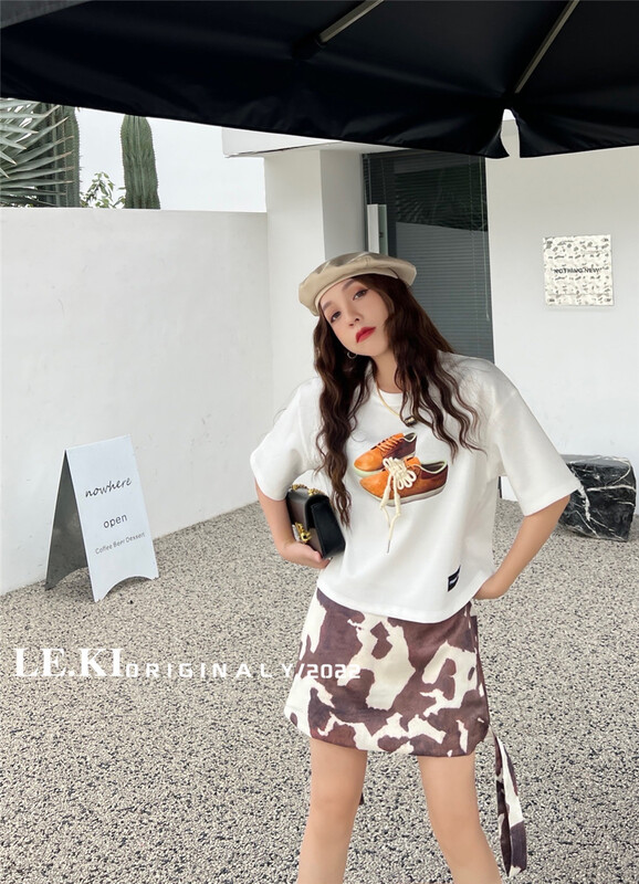 New in early summer! [le. Ki] niche design shoe print short sleeve T-shirt 2215# CLS