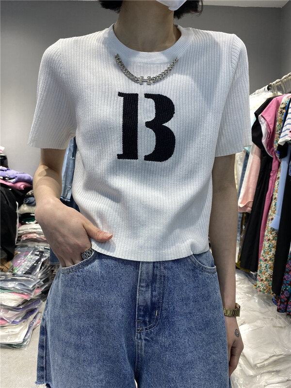 [D +] Korean checked chain letter printed short sleeved sweater 22036# lwy