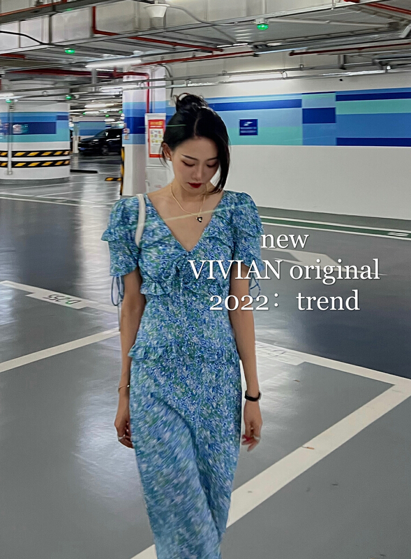 初夏上新!【VIVIAN】韓版設計款V領碎花木耳邊連衣裙  90130#  ZXX