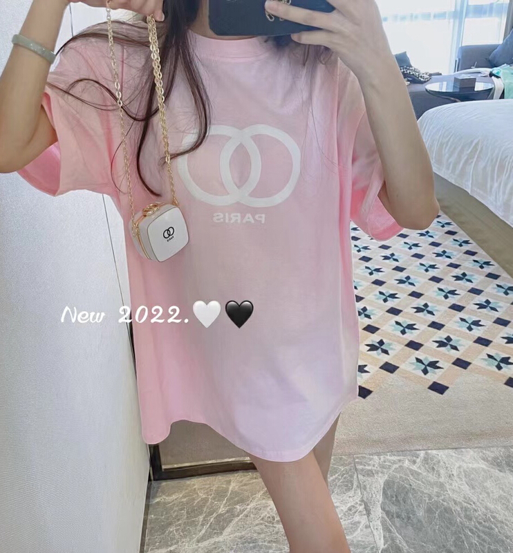 New in early summer! [family +] Korean chic glued three-dimensional short sleeve T-shirt (with cosmetic bag) 22135# ozq