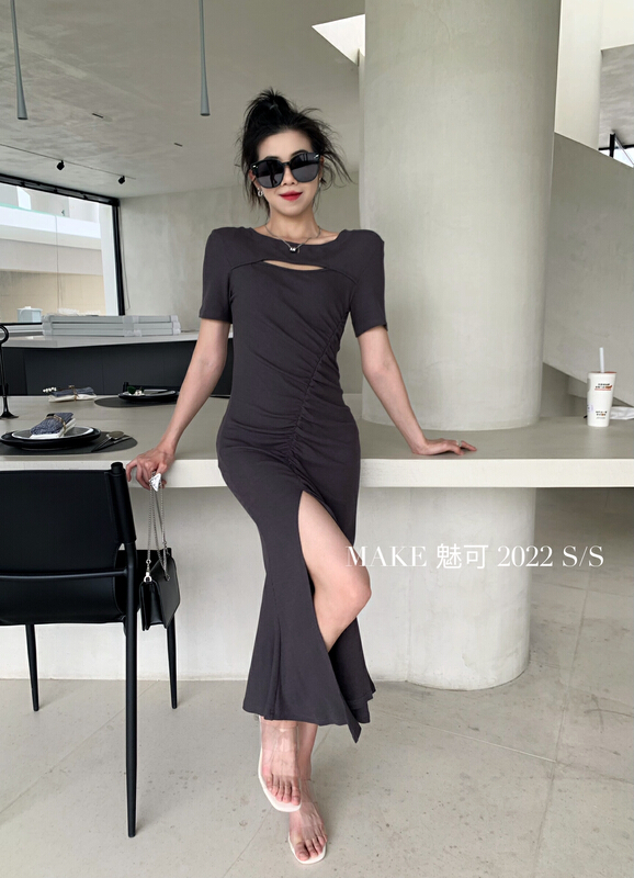 [make Meike] fashion front hollowed out careful machine design side Pleated Dress 8784# XJ