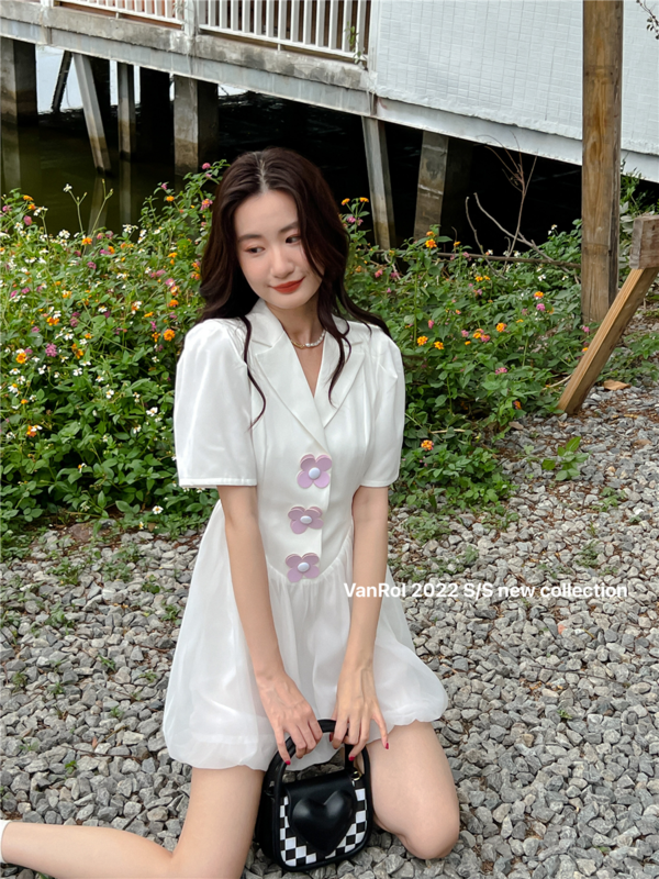 現貨!初夏上新!【VANROI范洛衣】氣質小女人西裝花朵排扣連衣裙  2715#  HJY