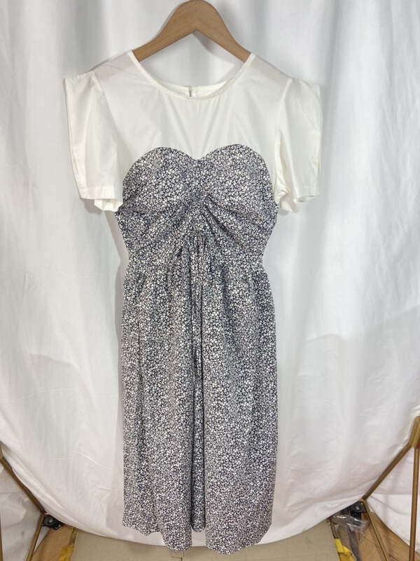 New in early summer! [Yi show shop] stitching design retro dress 1075# Cl