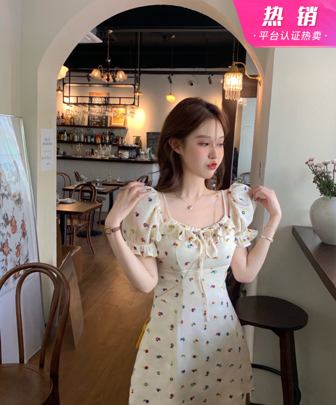 【WGWE】法式甜美風褶皺小花花泡泡袖連衣裙  1784#  PCZ