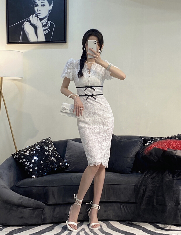 New in early summer! [Shibuya 109] little woman V-neck slim dress s3978# JJ