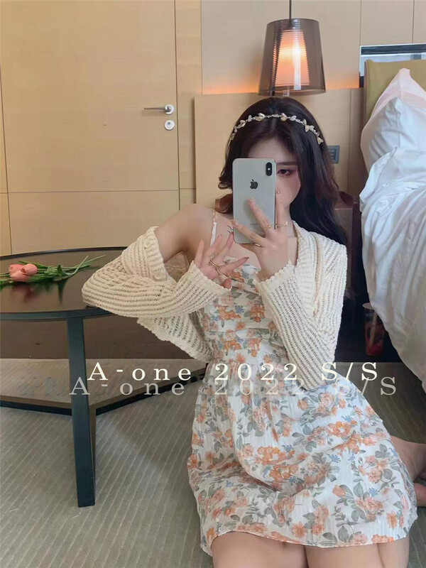 New year in early spring! [A-One] simple pure color knitted cardigan + temperament printed suspender dress Korean suit 5318# hjy
