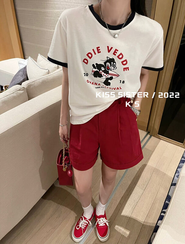 [kiss sister] Korean versatile age reducing cartoon printed short sleeve T-shirt 9199# ozq