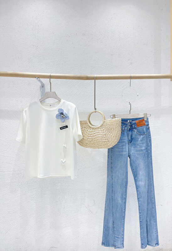 New in early summer! [JSM] Korean flower design casual loose short sleeve T-shirt (detachable with flower brooch) jsm-88842# LSL