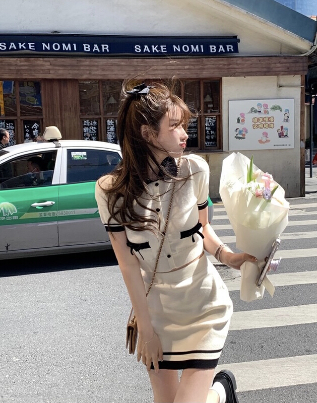 [smile baby] Korean version of celebrity color contrast knitted cardigan + xiaoxiangfeng A-line skirt set b3035# WPL