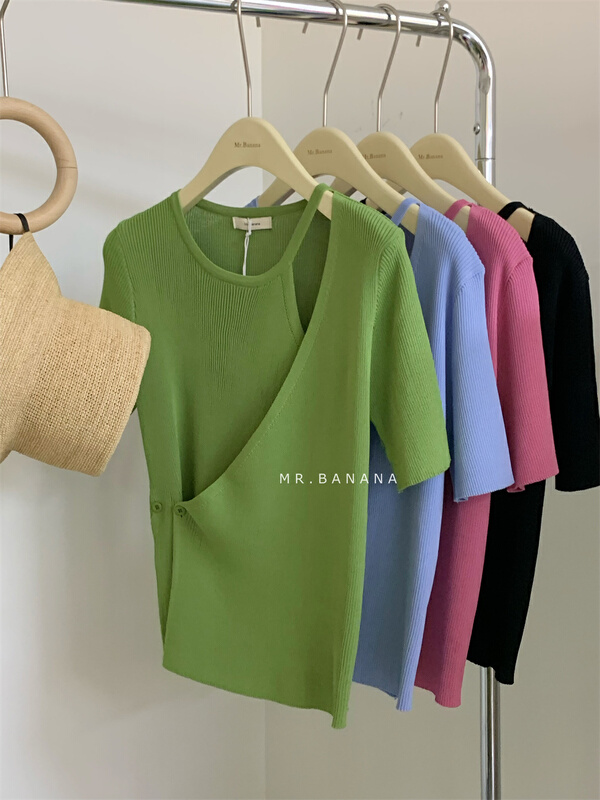 [mr.banana] Korean comfortable and versatile short sleeved T-shirt (only selling tops) f09# L