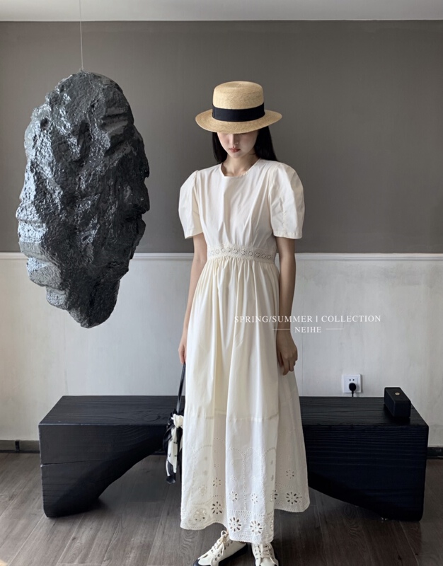 [neihe] round neck bubble sleeve hollow pattern design dress 22225# zxx