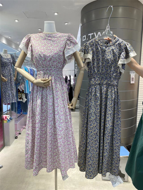 New in early summer! [D2] lady temperament hollowed out dress after broken flowers 2203087# CSX
