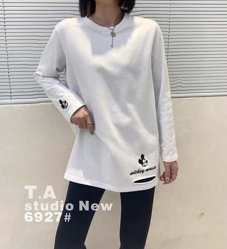 New year in early spring! [TA +] Korean round neck embroidered long sleeve T-shirt 6927# XYY